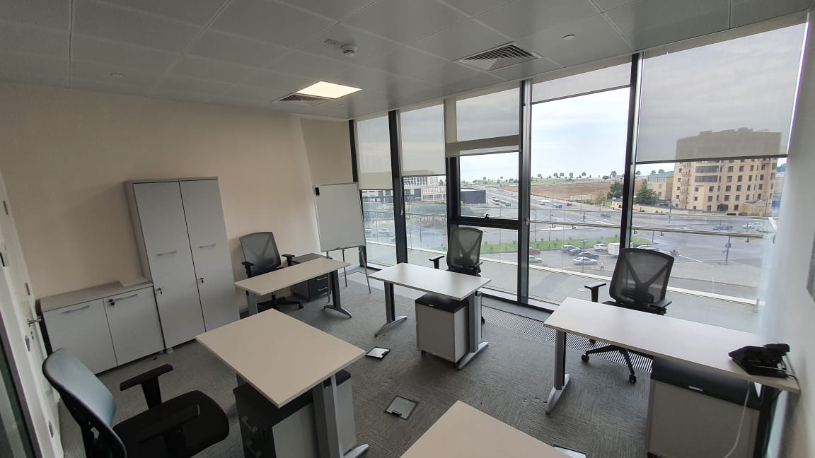 Azeri Student - LanguageCert image 1